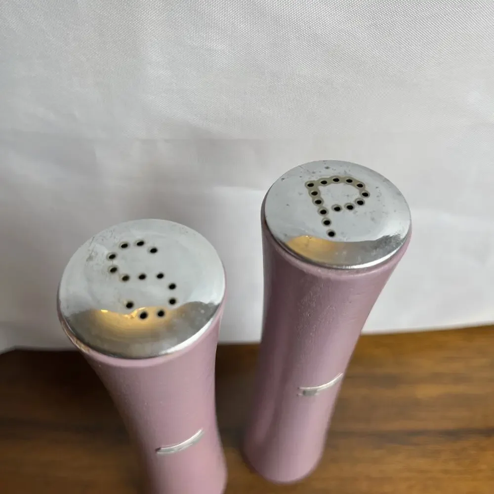 Vintage MCM Simple Lilac Purple Tapered Wood Salt & Pepper Shaker Set Japan 6.5
